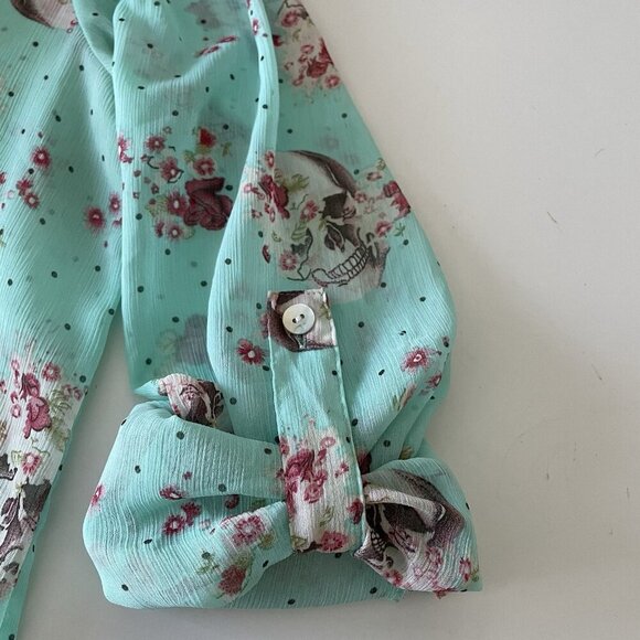 About A Girl Los Angeles L Sheer Mint Pastel Green Blouse Top Floral Skulls - Picture 3 of 9